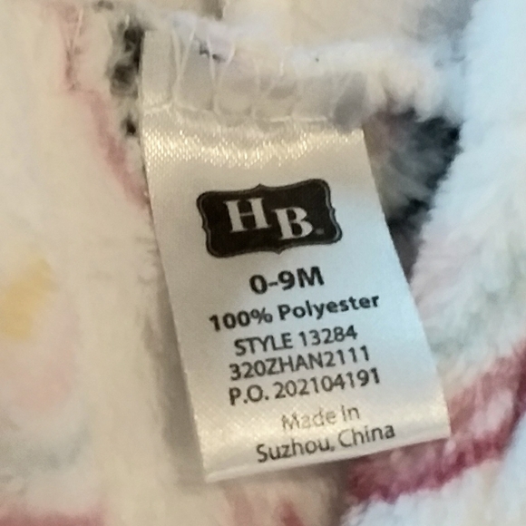 NWOT HB Hudson Baby hooded belted fuzzy robe 0-9 mo - Picture 4 of 5